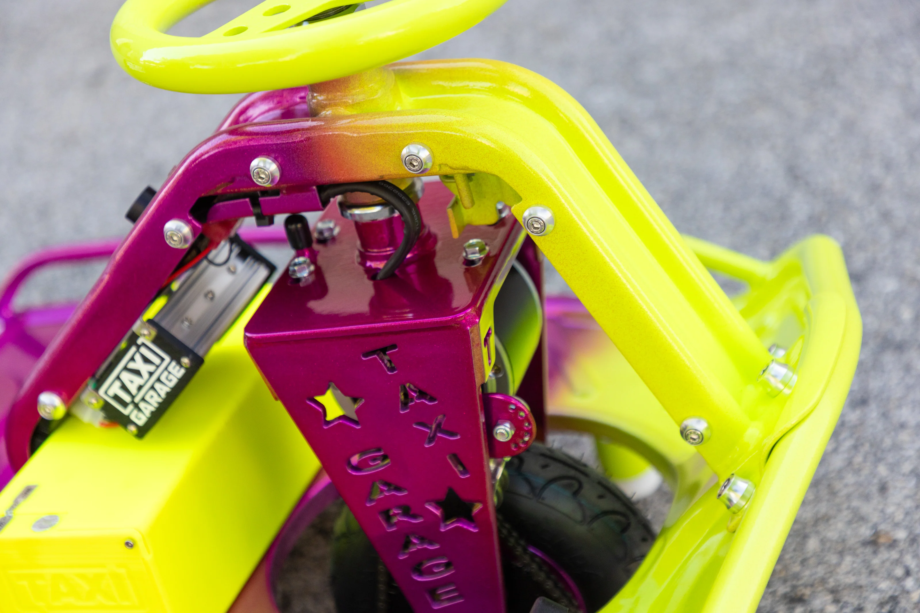 Stage 3 Taxi Garage Crazy Cart Bright Fade INVENTORY - Image 2