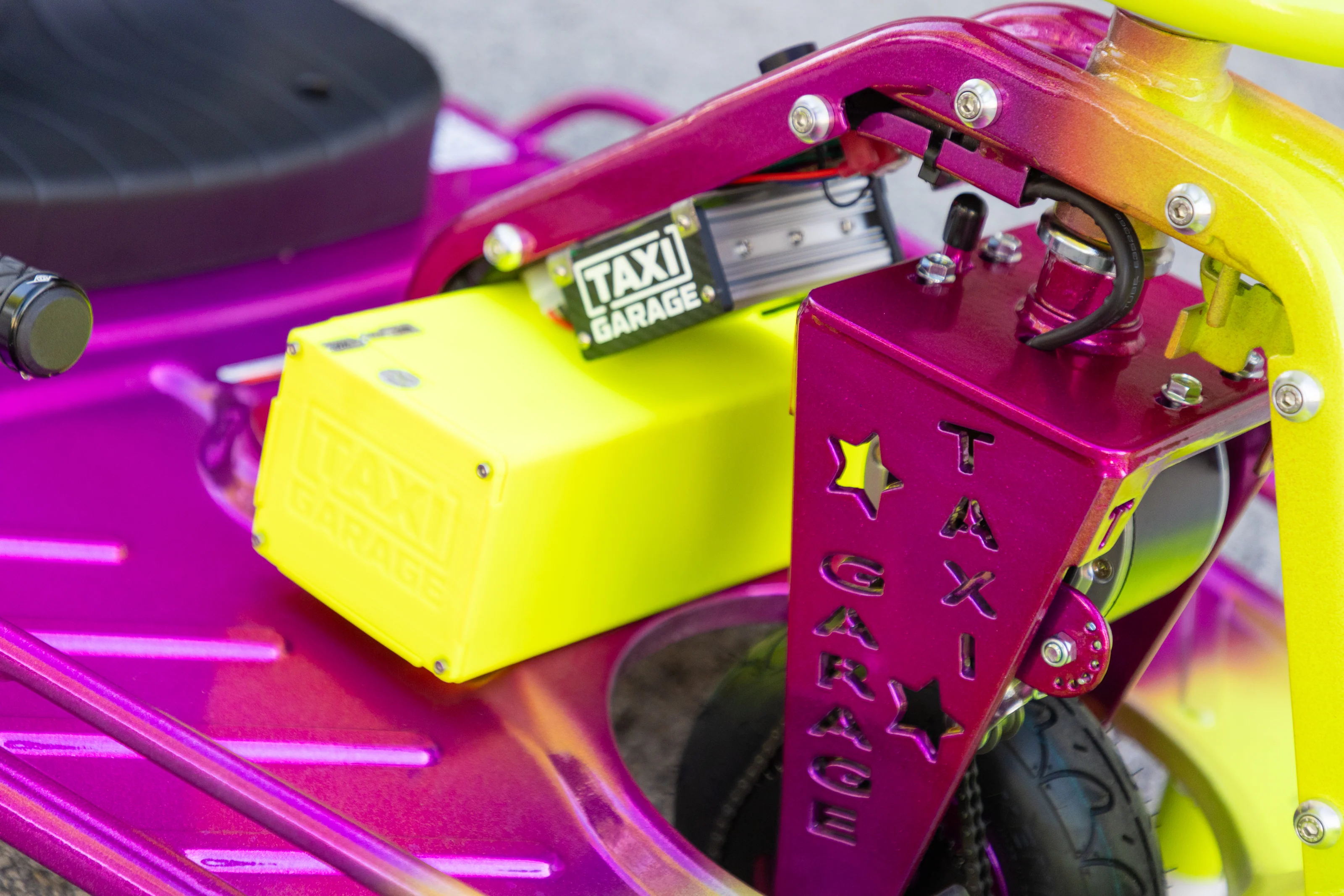 Stage 3 Taxi Garage Crazy Cart Bright Fade INVENTORY - Image 8