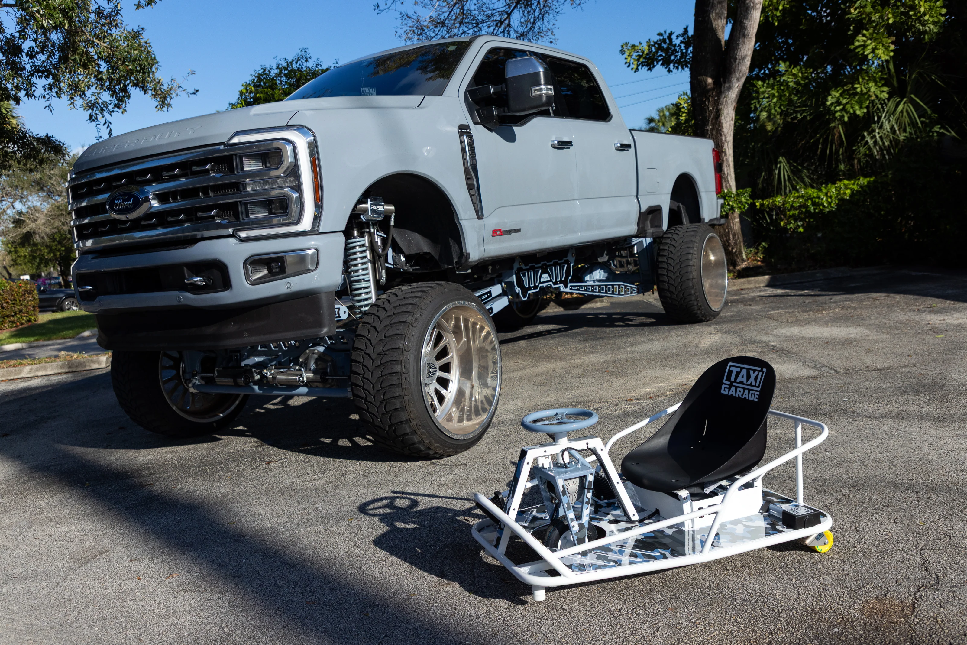 Stage 3 XL "Snow Camo" Taxi Garage Crazy Cart INVENTORY - Image 2