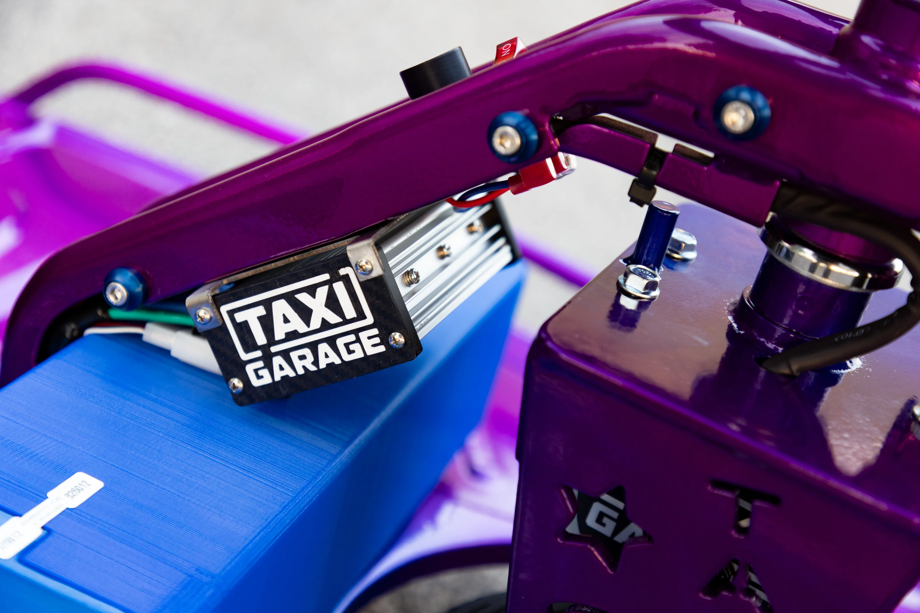 Stage 4 Taxi Garage Crazy Cart Split Gradient Fade INVENTORY - Image 10