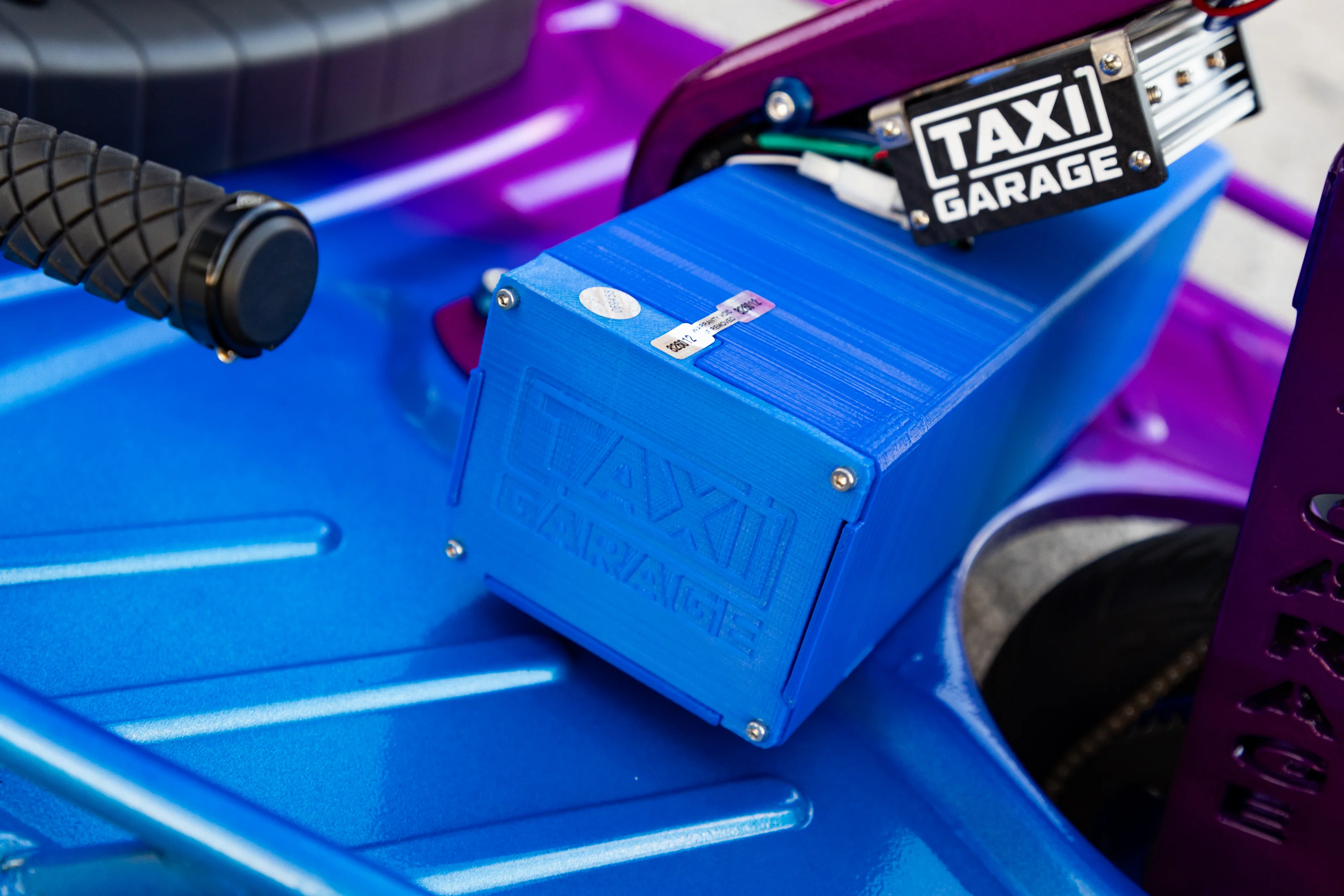 Stage 4 Taxi Garage Crazy Cart Split Gradient Fade INVENTORY - Image 8
