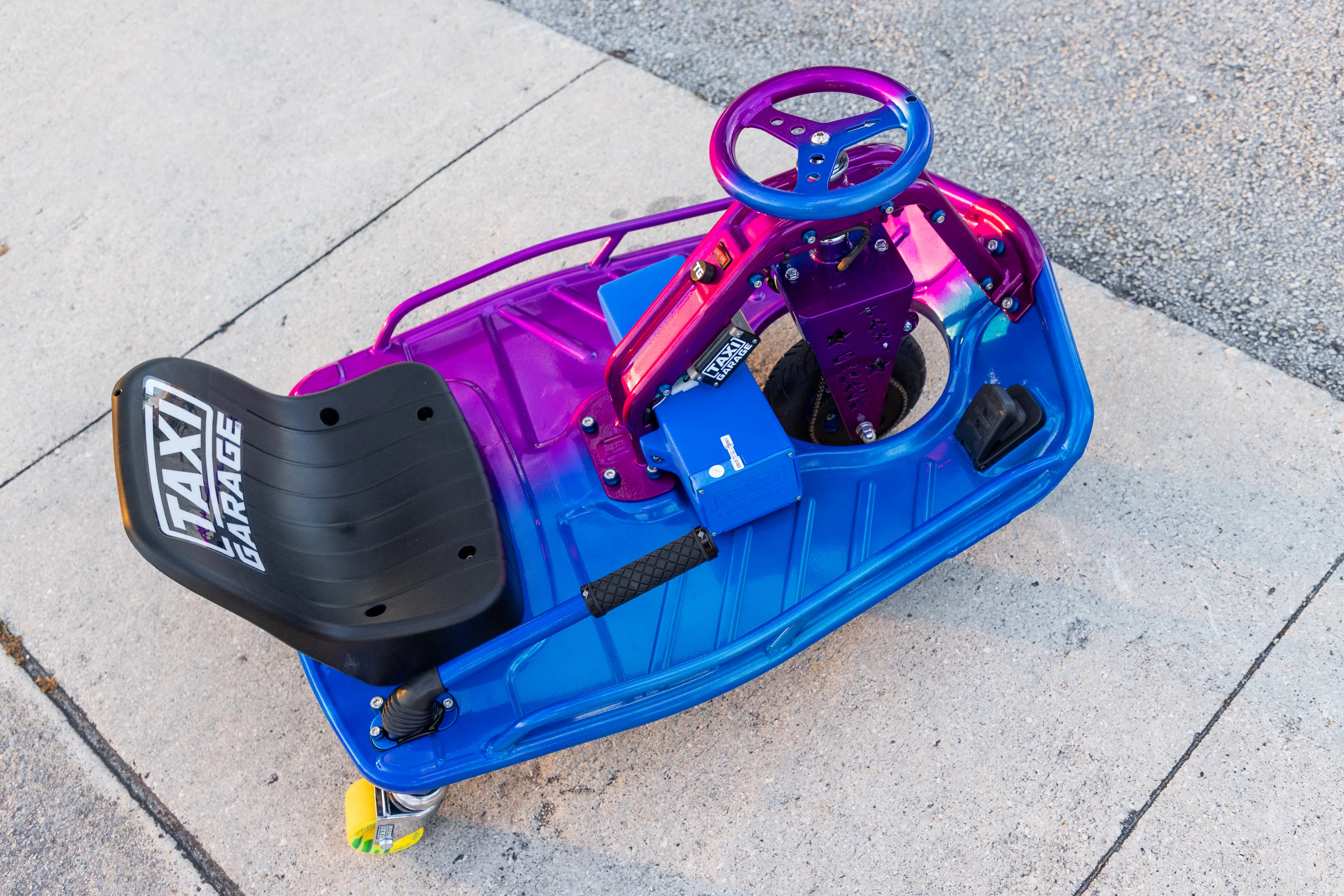 Stage 4 Taxi Garage Crazy Cart Split Gradient Fade INVENTORY - Image 9