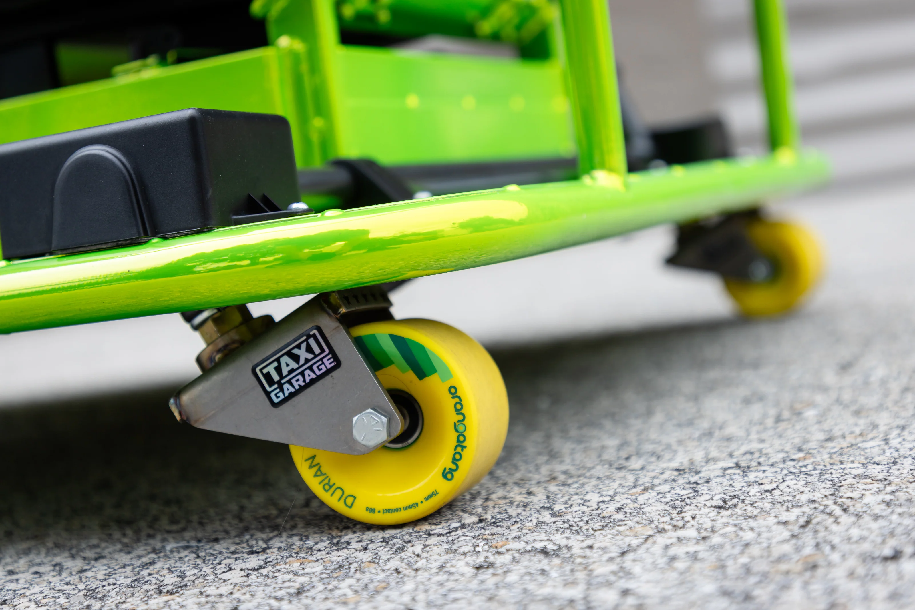 Stage 4 XL "Shocker Yellow" Taxi Garage Crazy Cart INVENTORY - Image 7